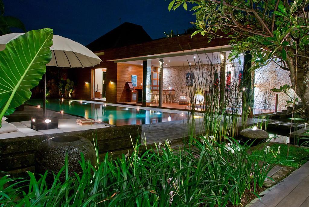 Eko Villa Seminyak - Tropical Villa, Walk To Beach Extérieur photo